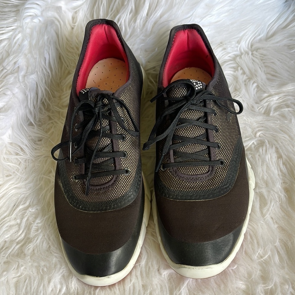 Puma Women Ignite Sneakers,Waterproof,Black /Pink interior Size 8